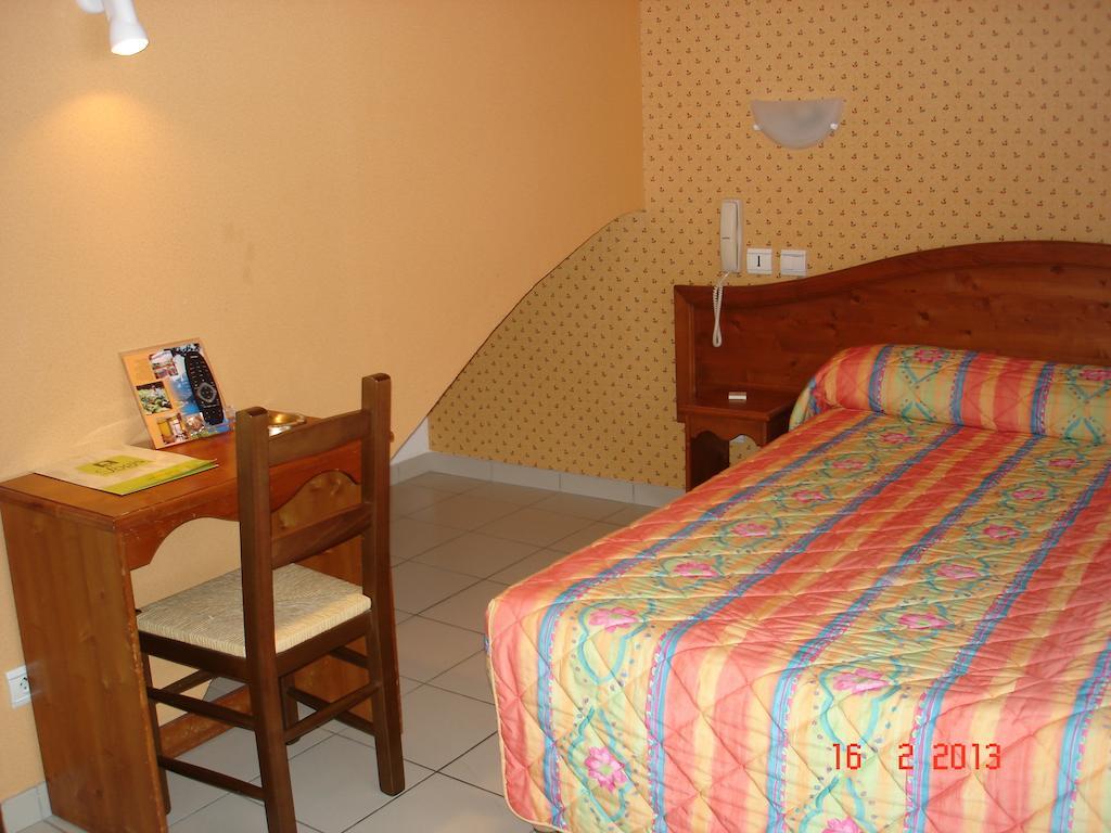 Hotel De La Poste Corps Room photo