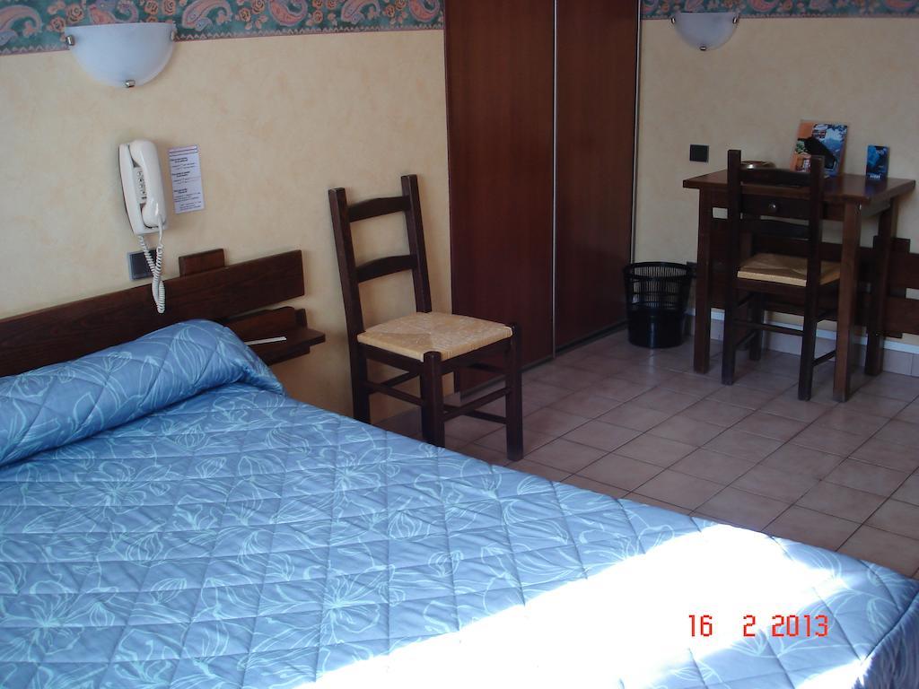 Hotel De La Poste Corps Room photo