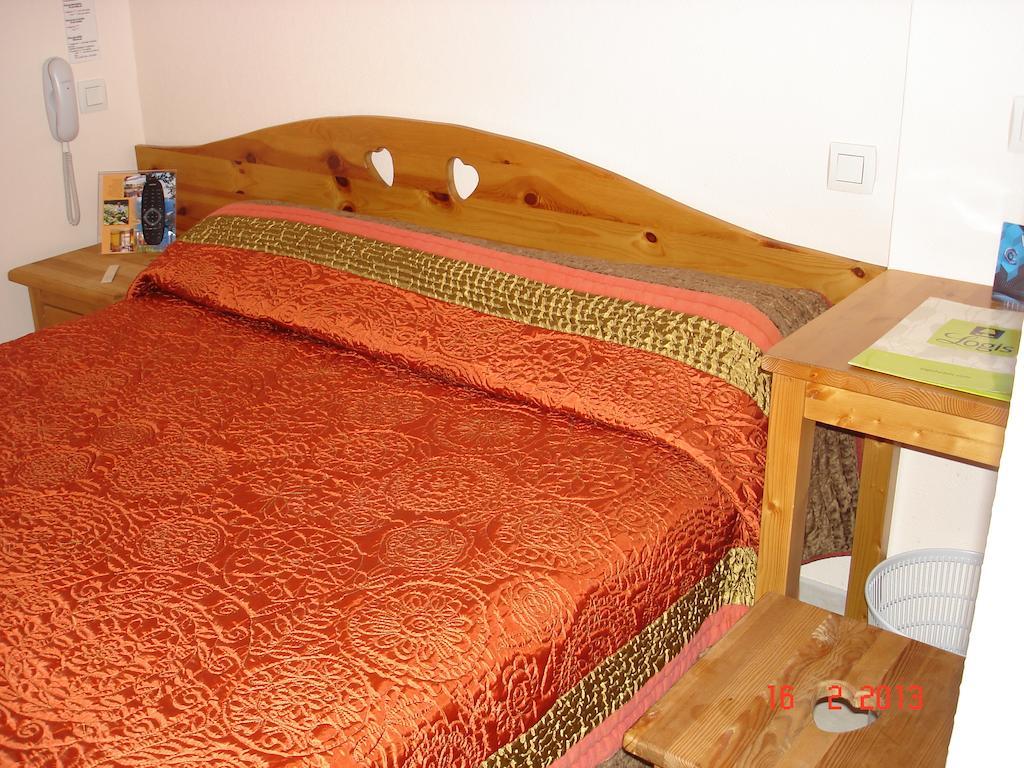 Hotel De La Poste Corps Room photo